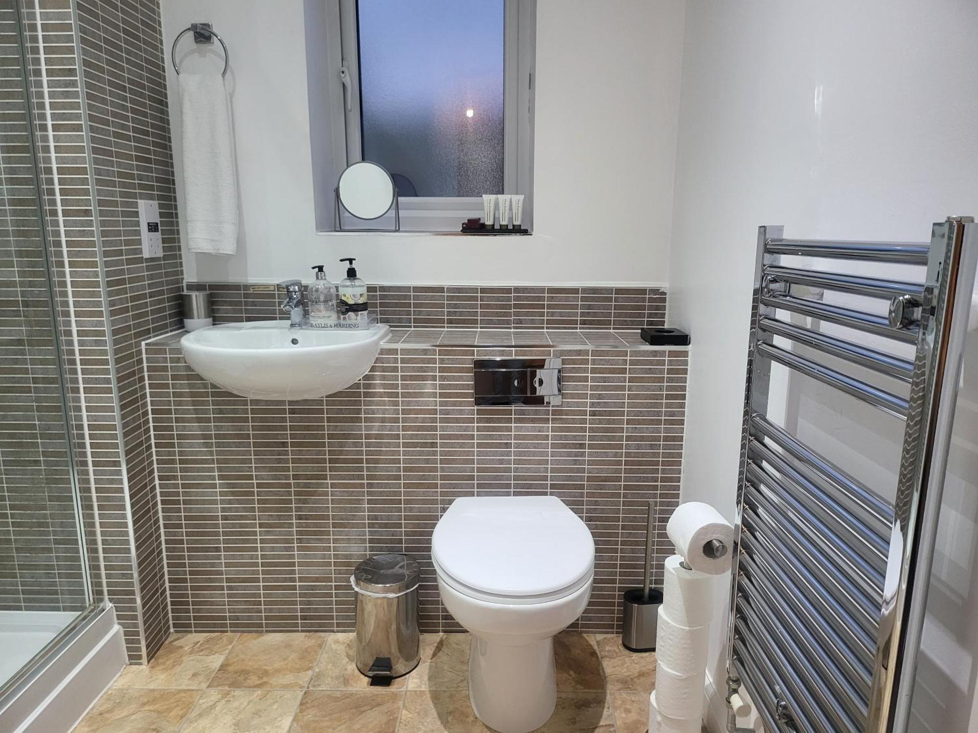 Garland Modern Apartment, Dartford 1 With Parking Exterior photo