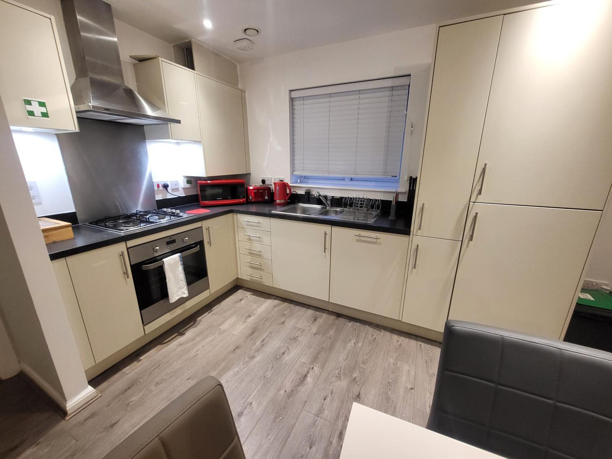 Garland Modern Apartment, Dartford 1 With Parking Exterior photo